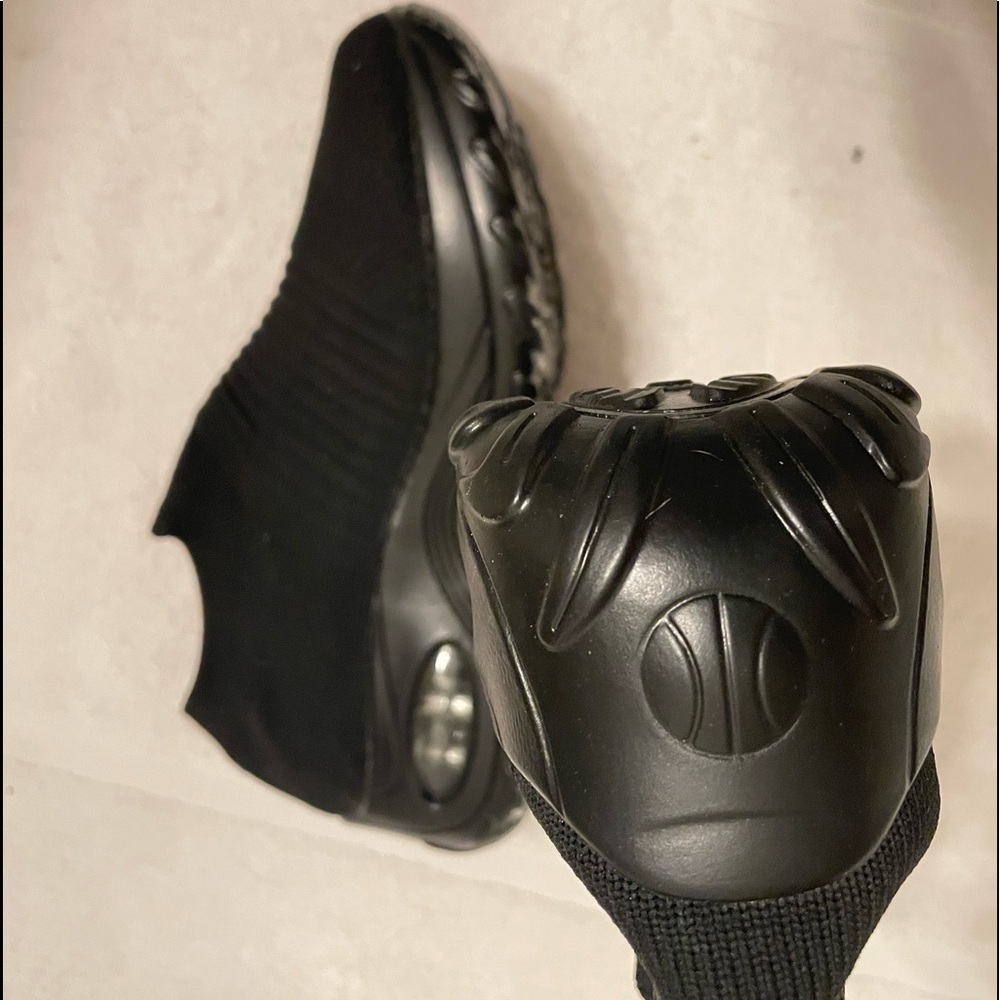 New black mesh shoes